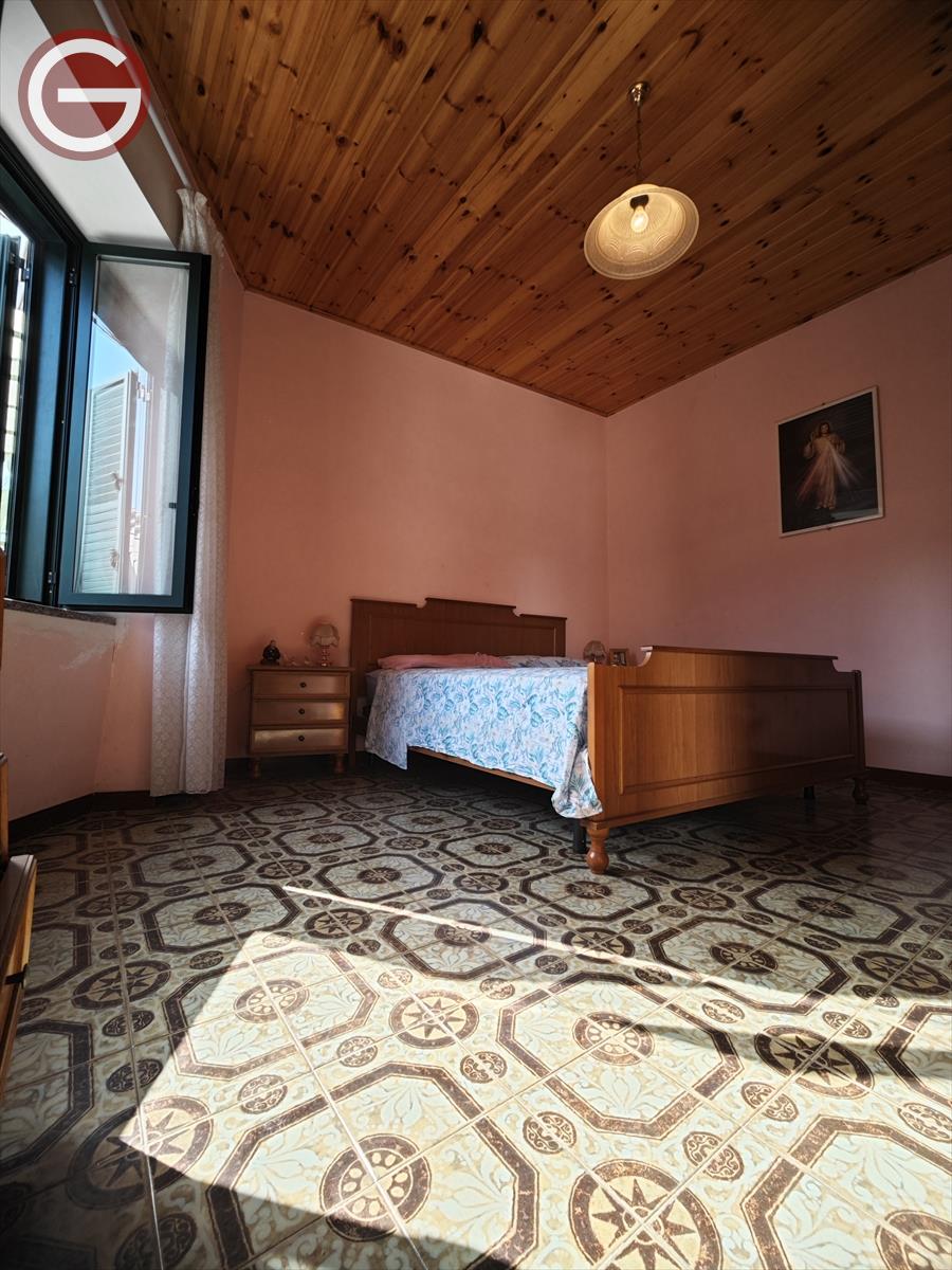 Casa indipendente da ristrutturare, Taurianova centro