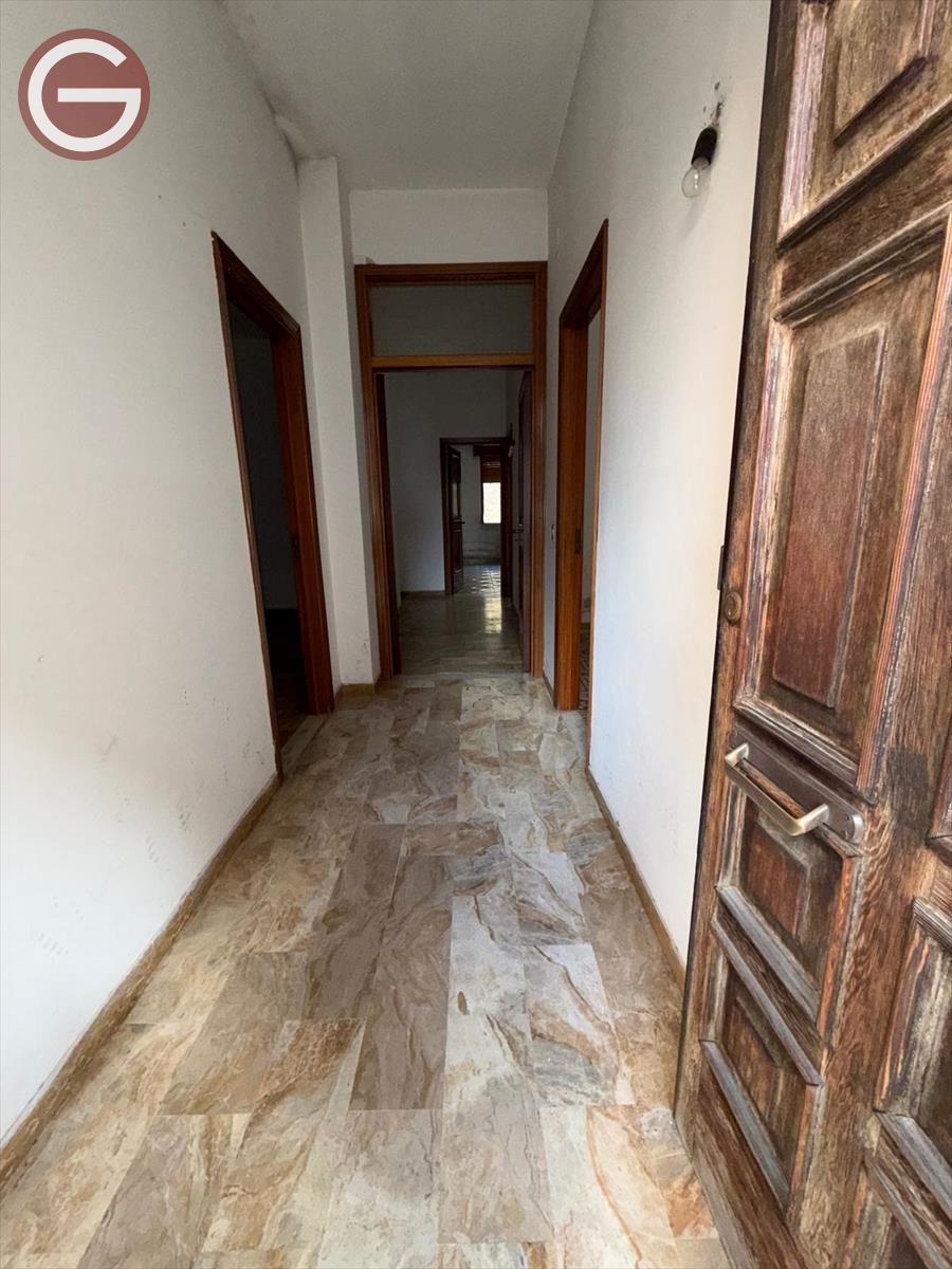 Casa indipendente con giardino, Taurianova semicentrale