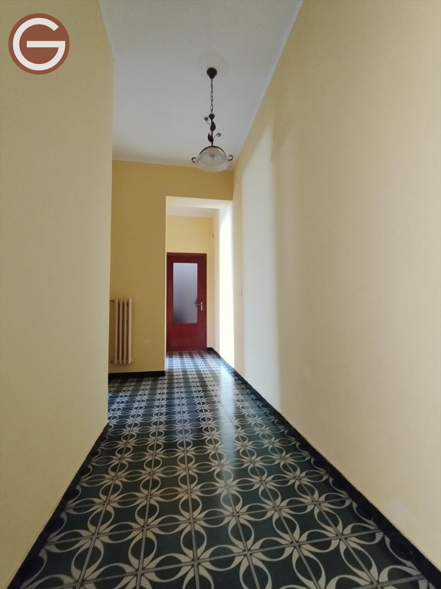 Quadrilocale in vendita, Gioia Tauro zona semicentrale
