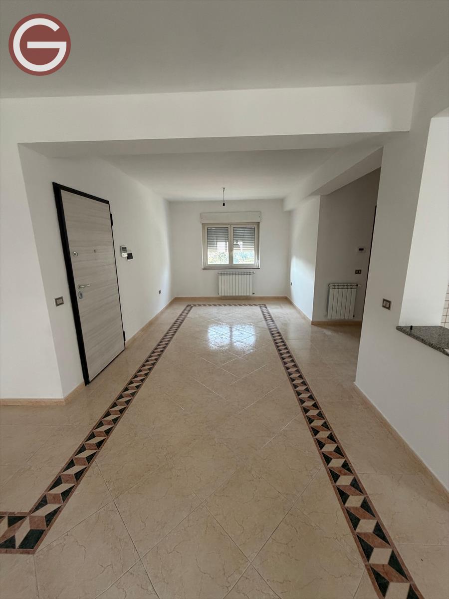 Bilocale con box, Taurianova semicentrale