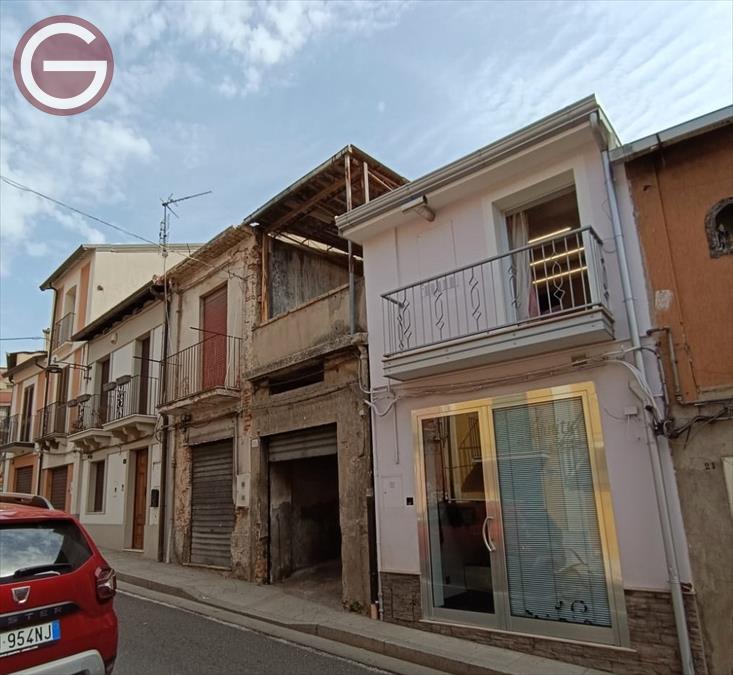 Locale commerciale da ristrutturare, Polistena centrale