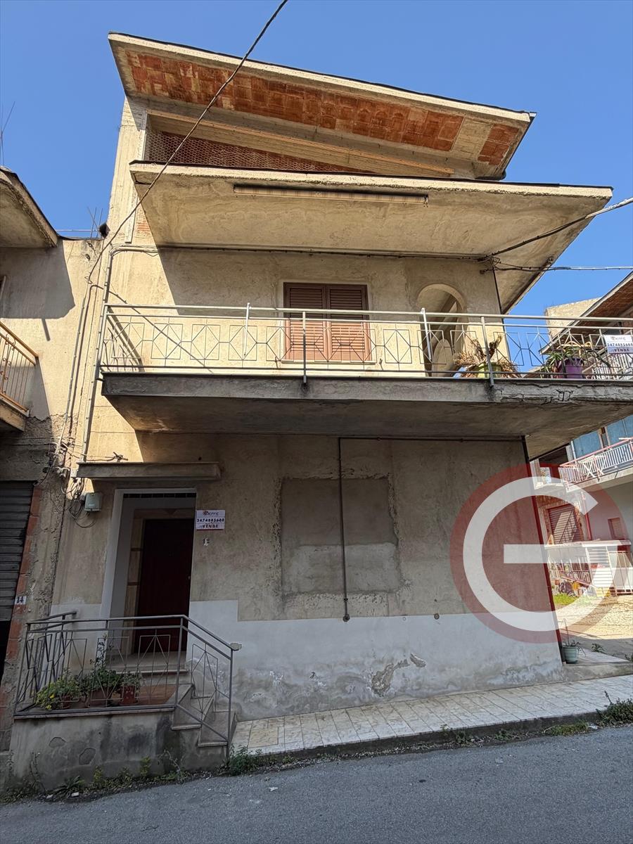 Casa indipendente con box, Melicucco zona semicentrale