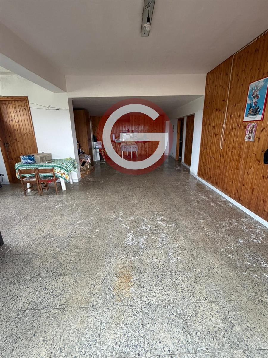 Villa con giardino, Cinquefrondi zona semicentrale