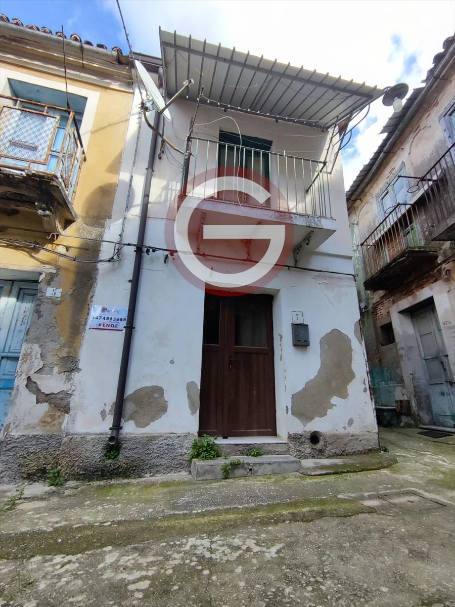 Casa indipendente da ristrutturare, Taurianova centrale