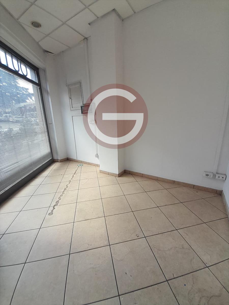 Locale commerciale in affitto, Polistena centrale