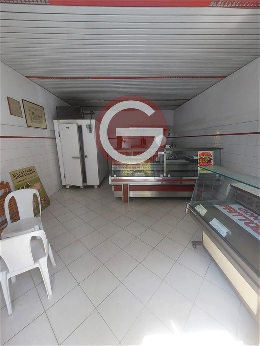 Locale commerciale in affitto, Taurianova centrale