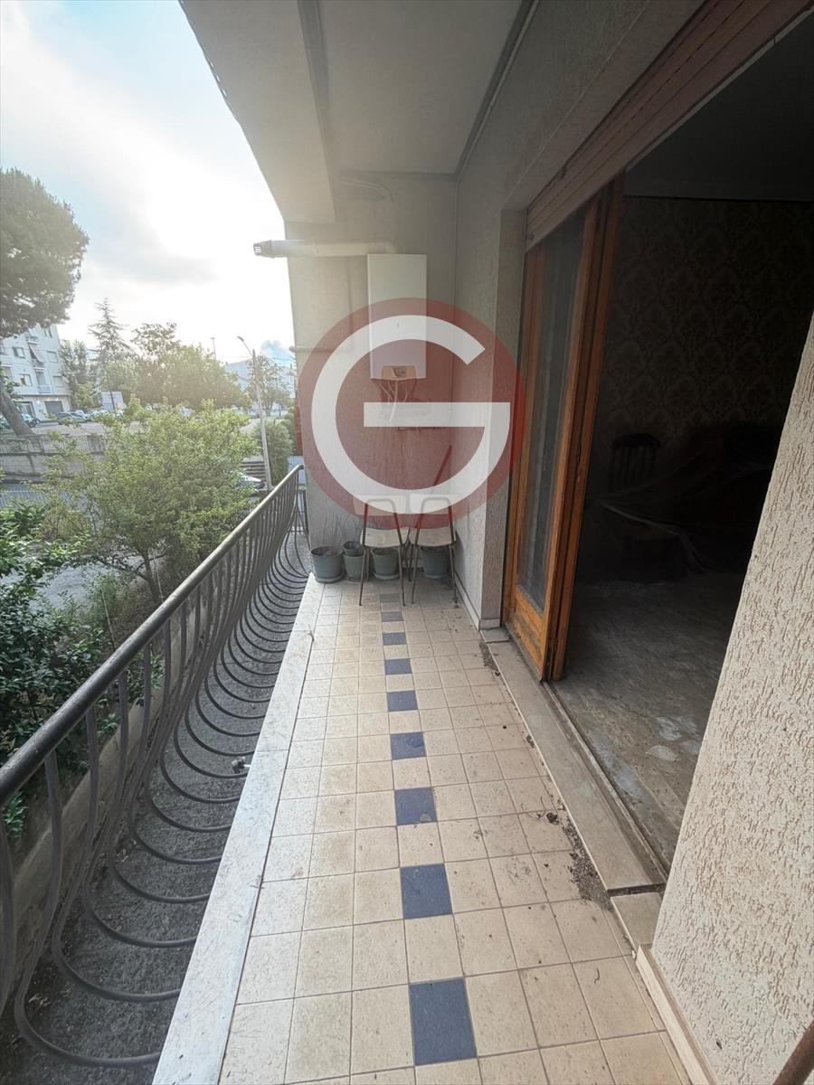 Bilocale con box, Polistena semicentrale