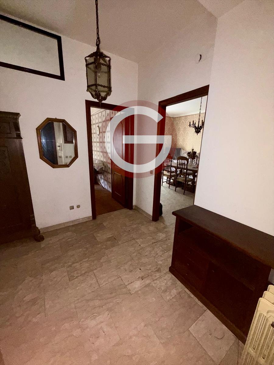 Bilocale con box, Polistena semicentrale