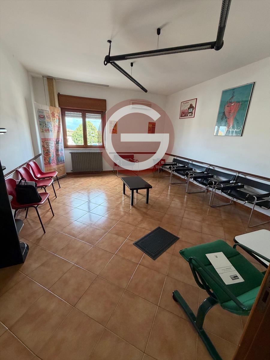 Locale commerciale in affitto, Taurianova semicentrale