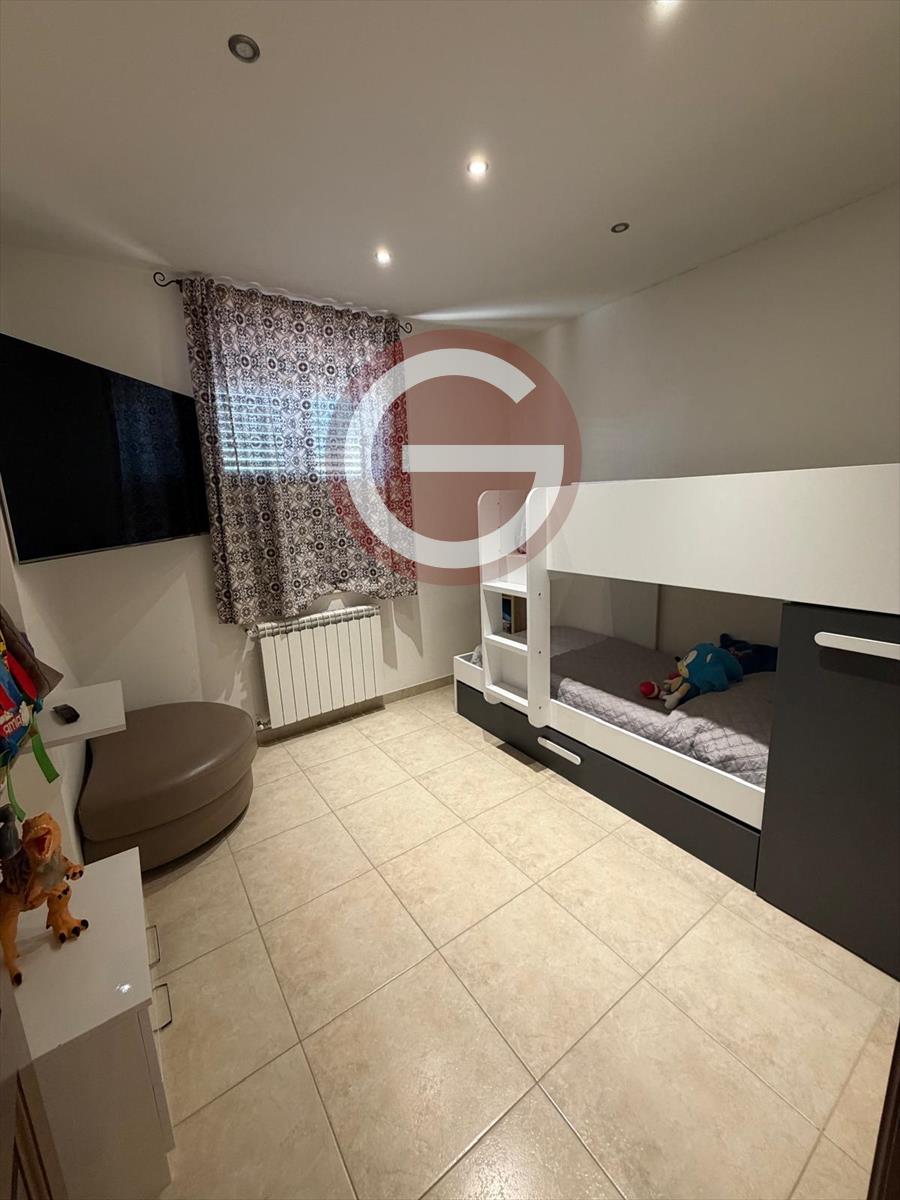 Trilocale con box, Taurianova semicentrale