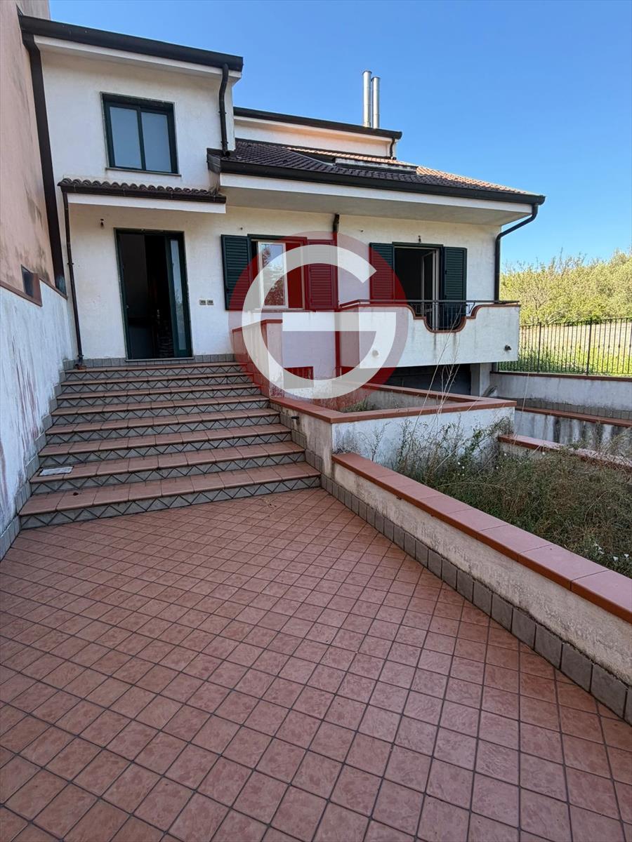 Casa indipendente con box, Cittanova semicentrale