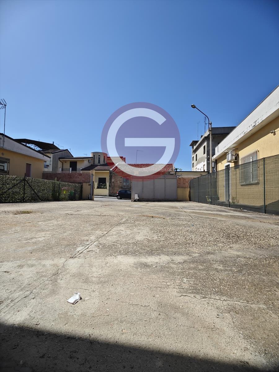 Locale commerciale in affitto, Taurianova centrale