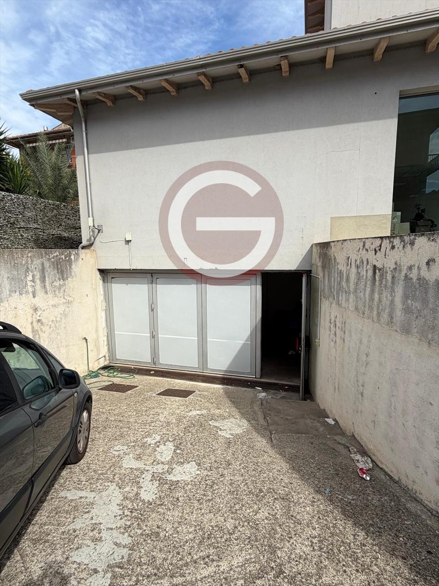 Locale commerciale in vendita, Polistena semicentrale