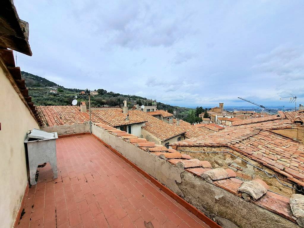 Casa indipendente con terrazzo a Chianni