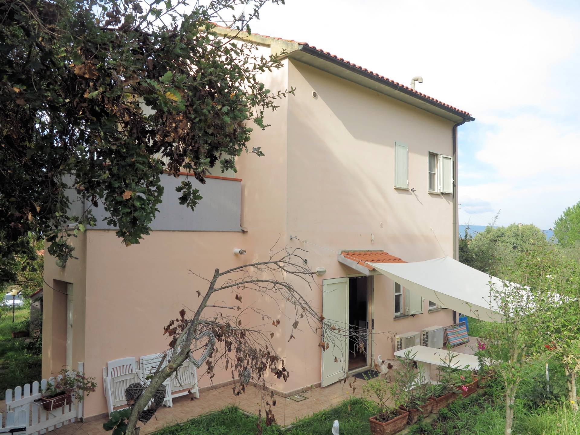 Casa indipendente con terrazzo, Scarlino puntone