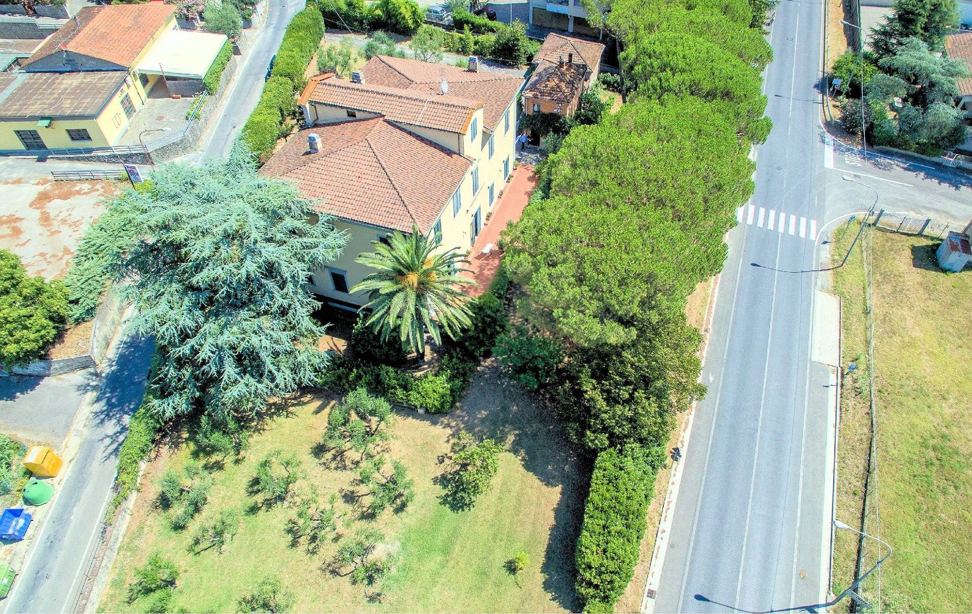 Villa di pregio con parco in vendita a Uzzano, Santa Lucia