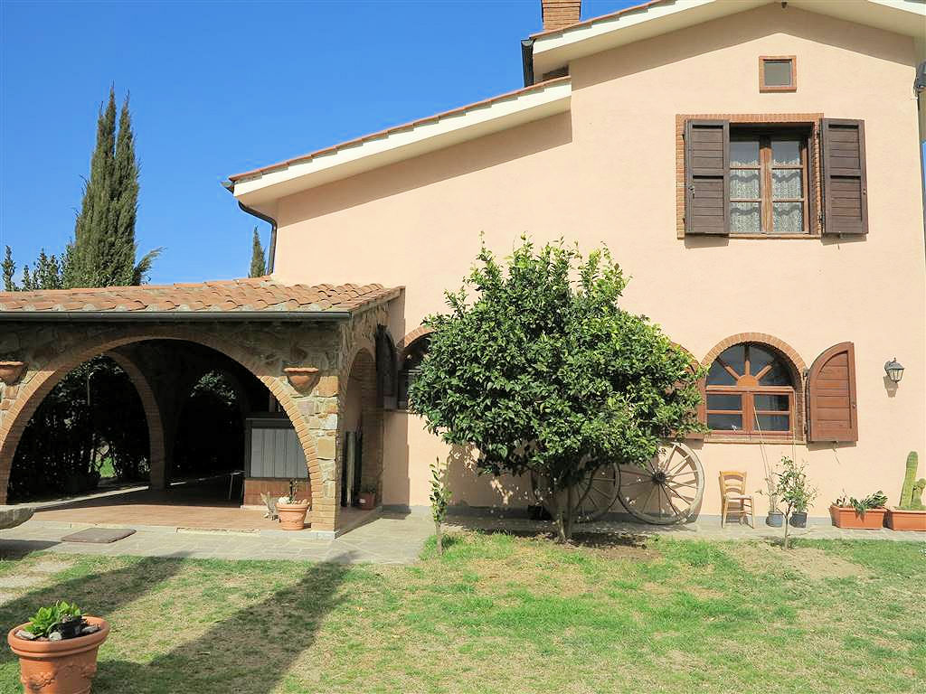 Rustico ristrutturato in posizione collinare in vendita a Gavorrano