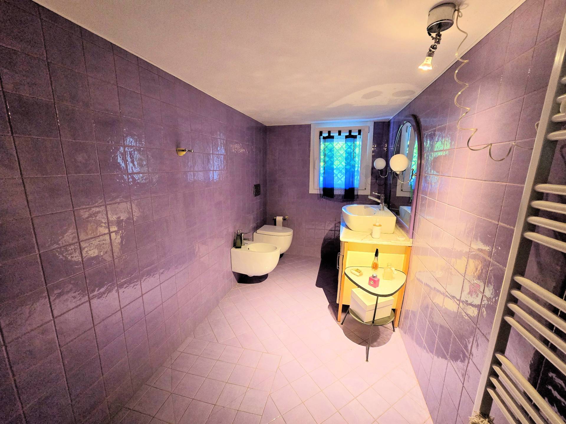 Villa unifamiliare ristrutturata con giardino e piscina in vendita a Capannori