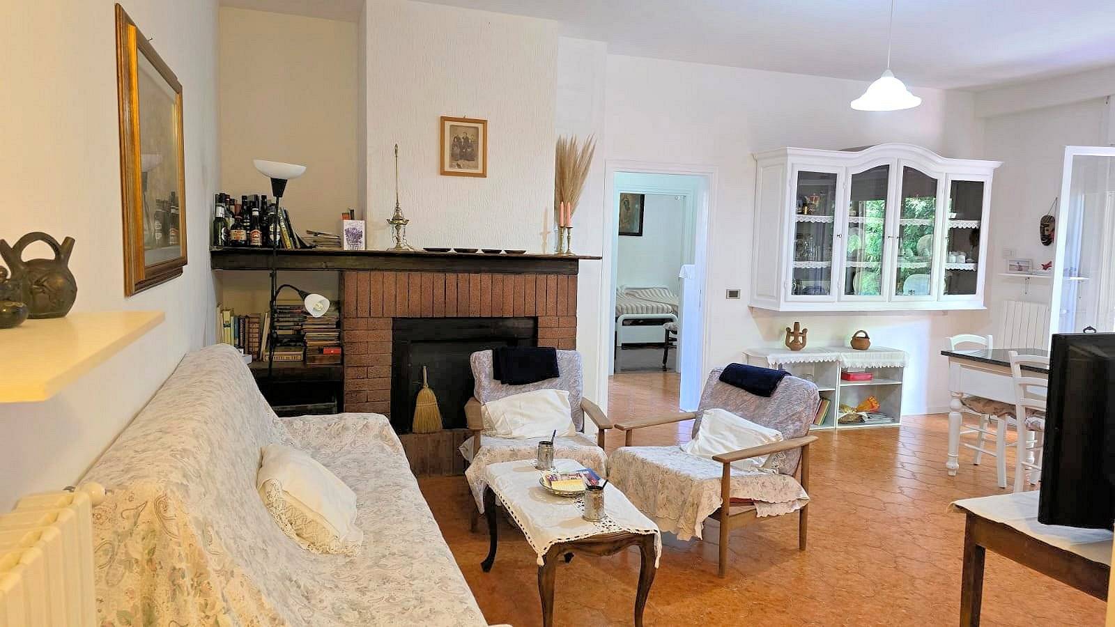 Appartamento al piano primo con garage in vendita a Roccastrada, Roccatederighi