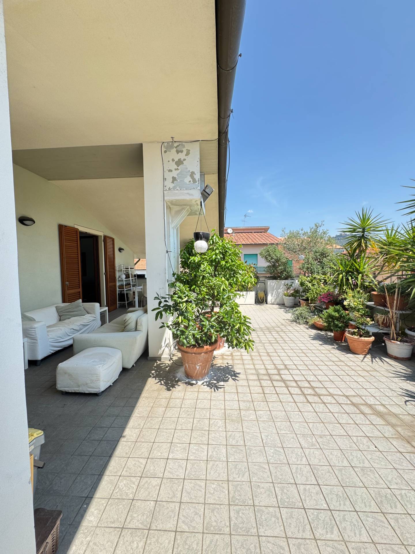 Attico di recente costruzione con ampia terrazza in vendita a Montecatini-Terme