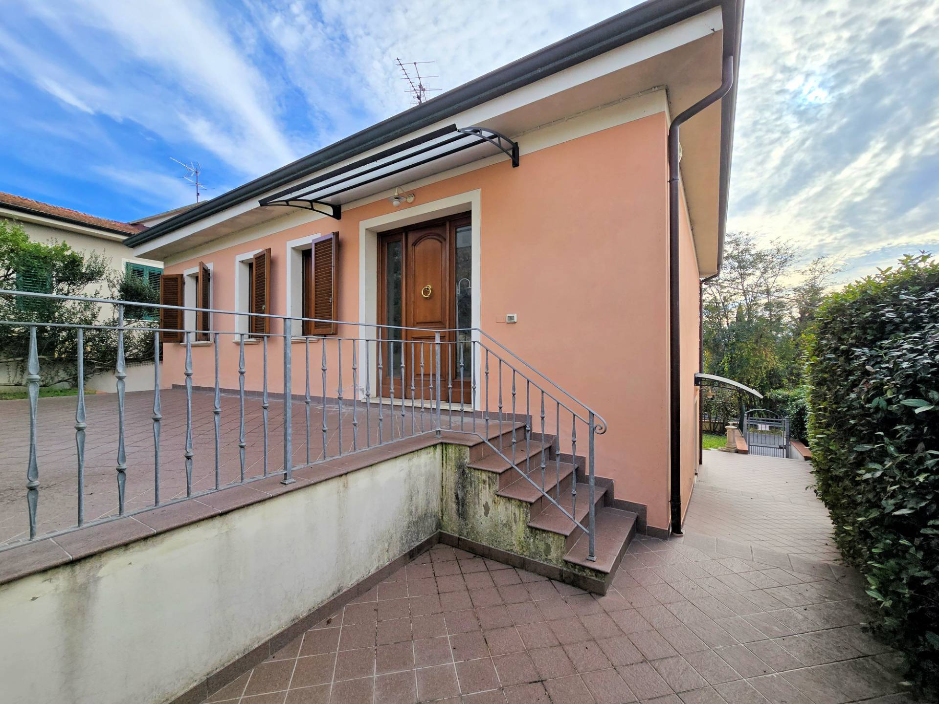 Villetta libera su quattro lati con giardino in vendita a Montopoli in Val d'Arno, Capanne