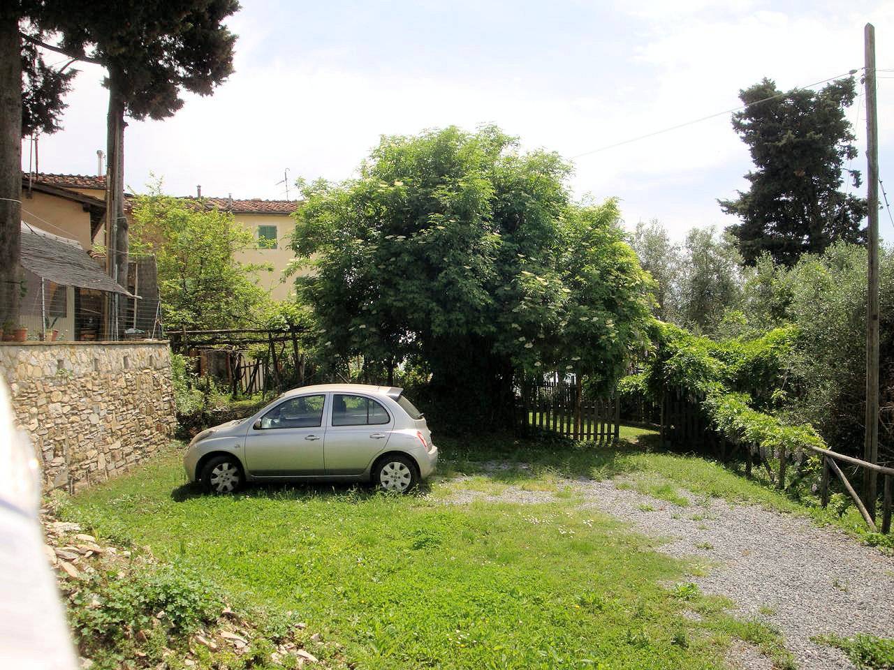 Terratetto libero su tre lati con ampio giardino e vista panoramica fino al mare in vendita a Massar