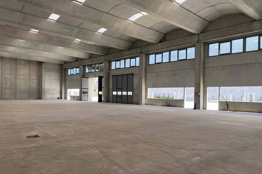 OTTIMO PER INVESTIMENTO Capannone ad uso commerciale (D/8) AFFITTATO in vendita a Cecina