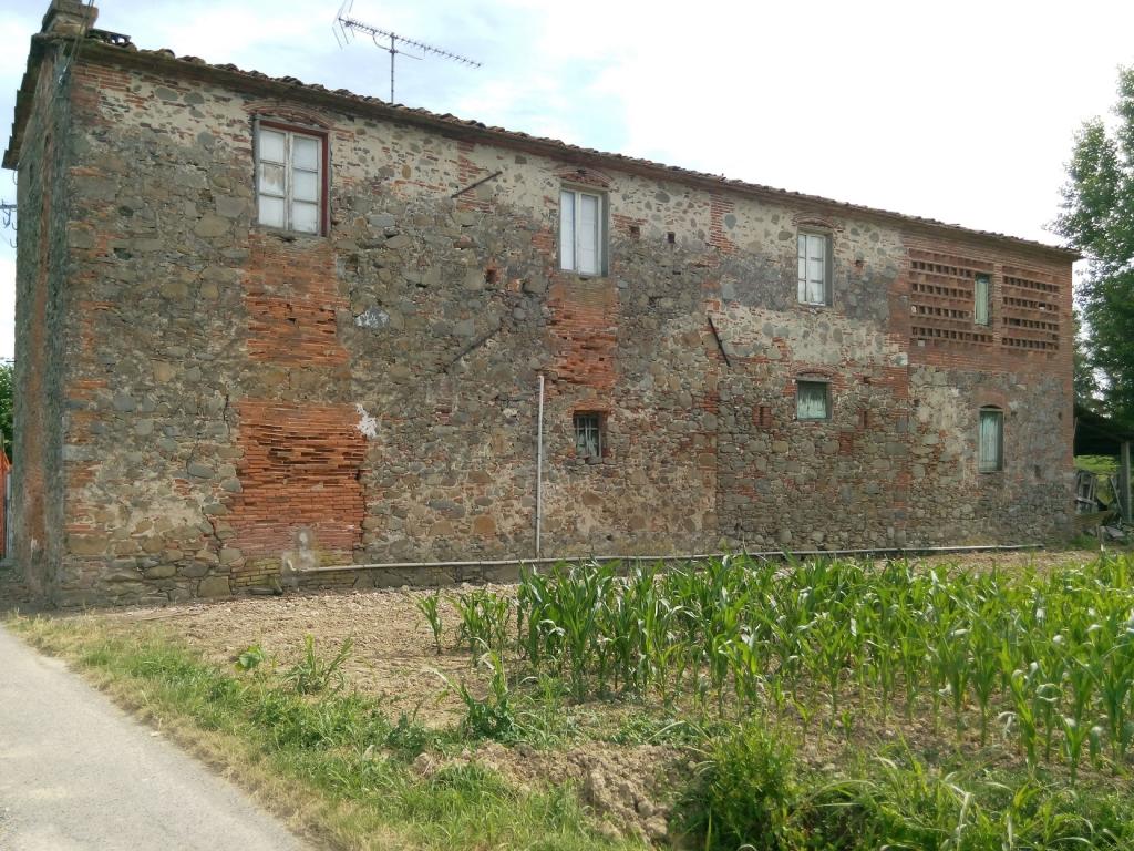 Rustico da ristrutturare in vendita a Ponte Buggianese