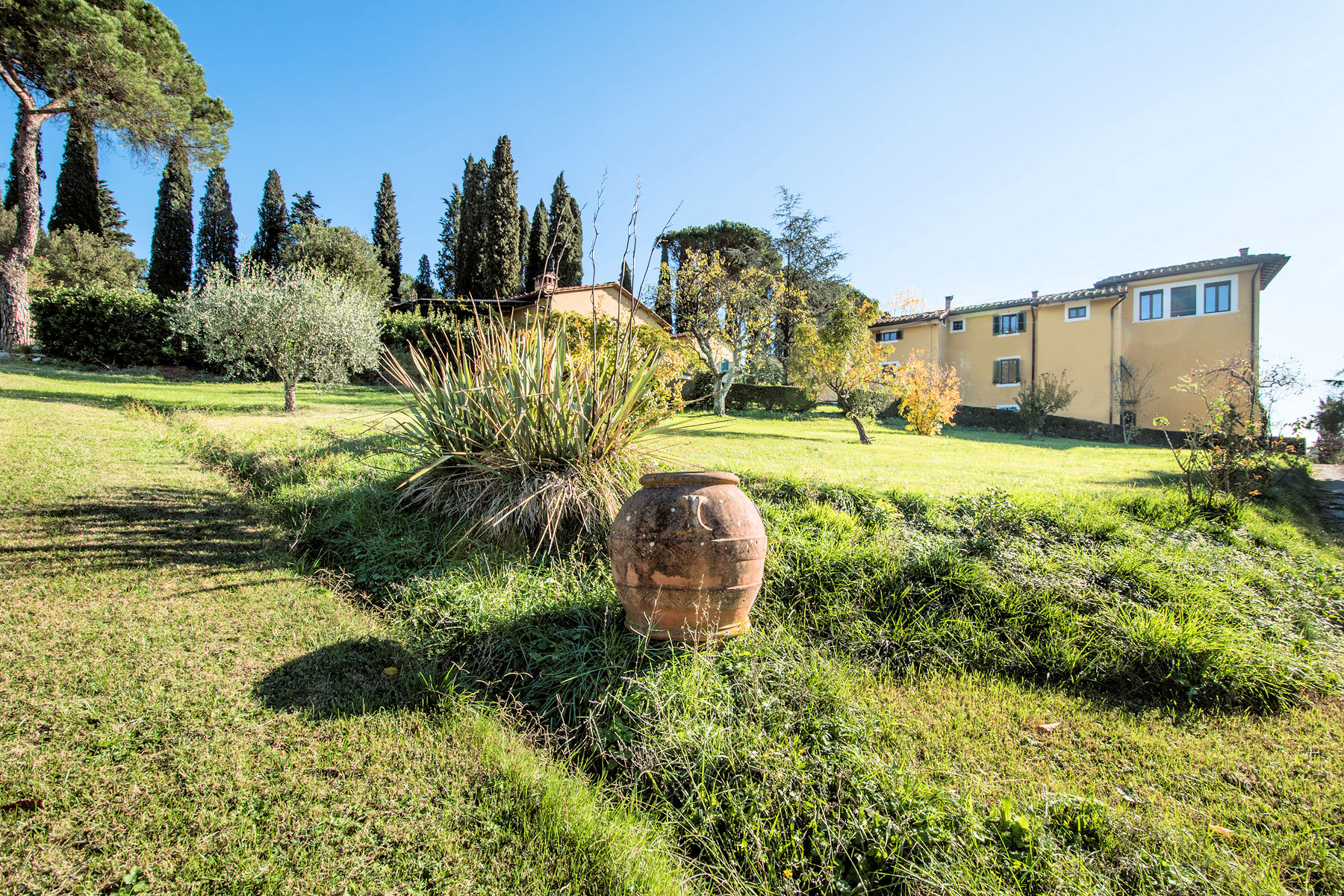 Antica villa padronale con parco in vendita a Pescia