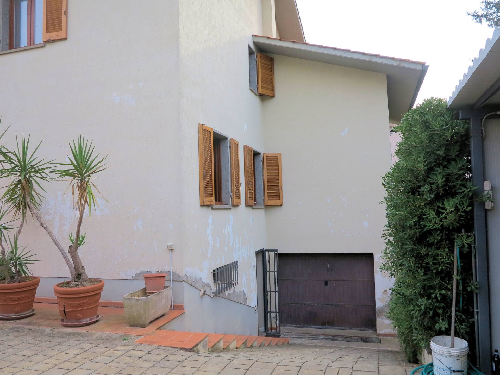 Villa unifamiliare di ampia superficie con giardino in vendita a Grosseto, Braccagni