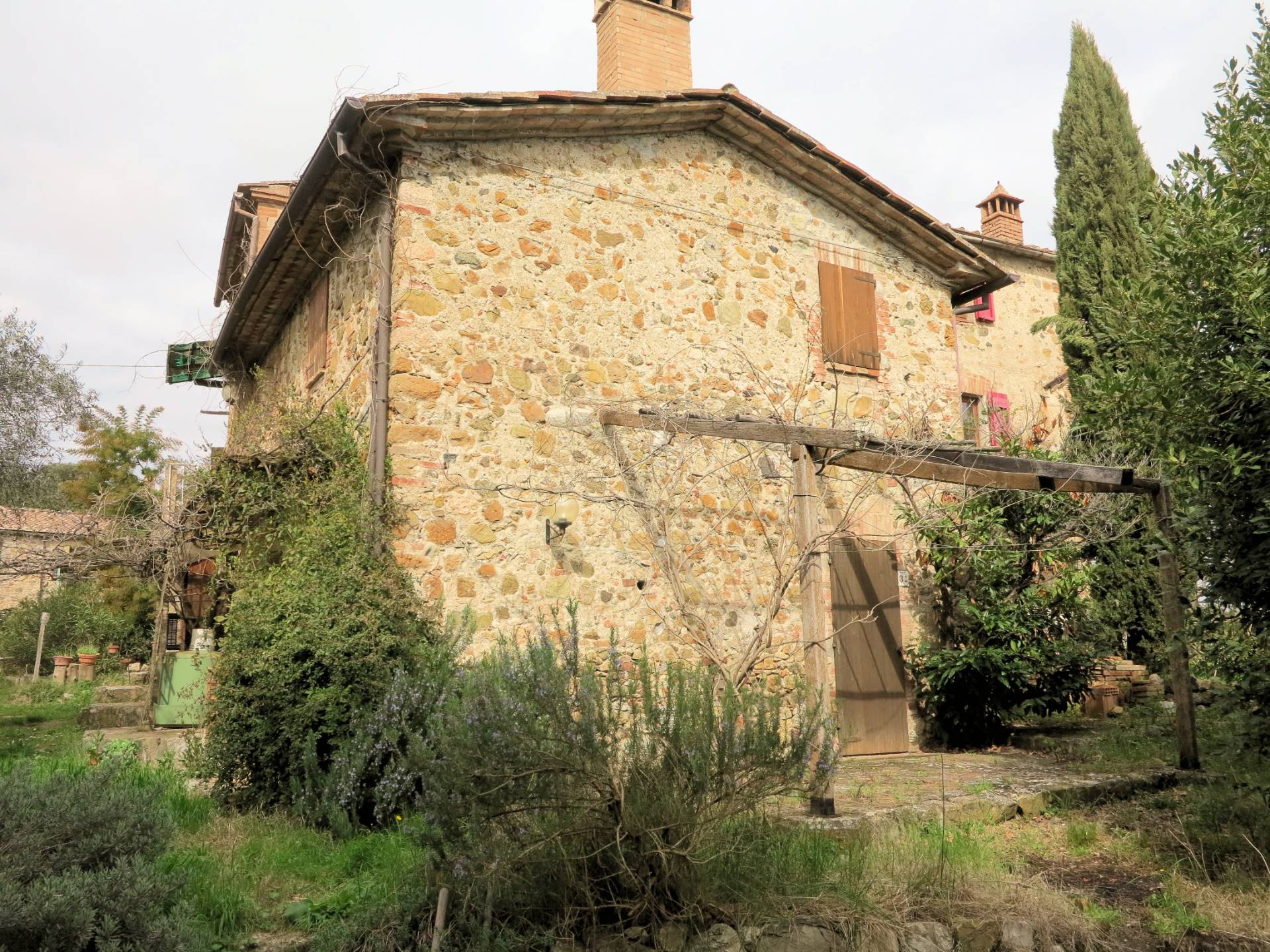 Terratetto libero su tre lati con giardino in vendita a Civitella Paganico