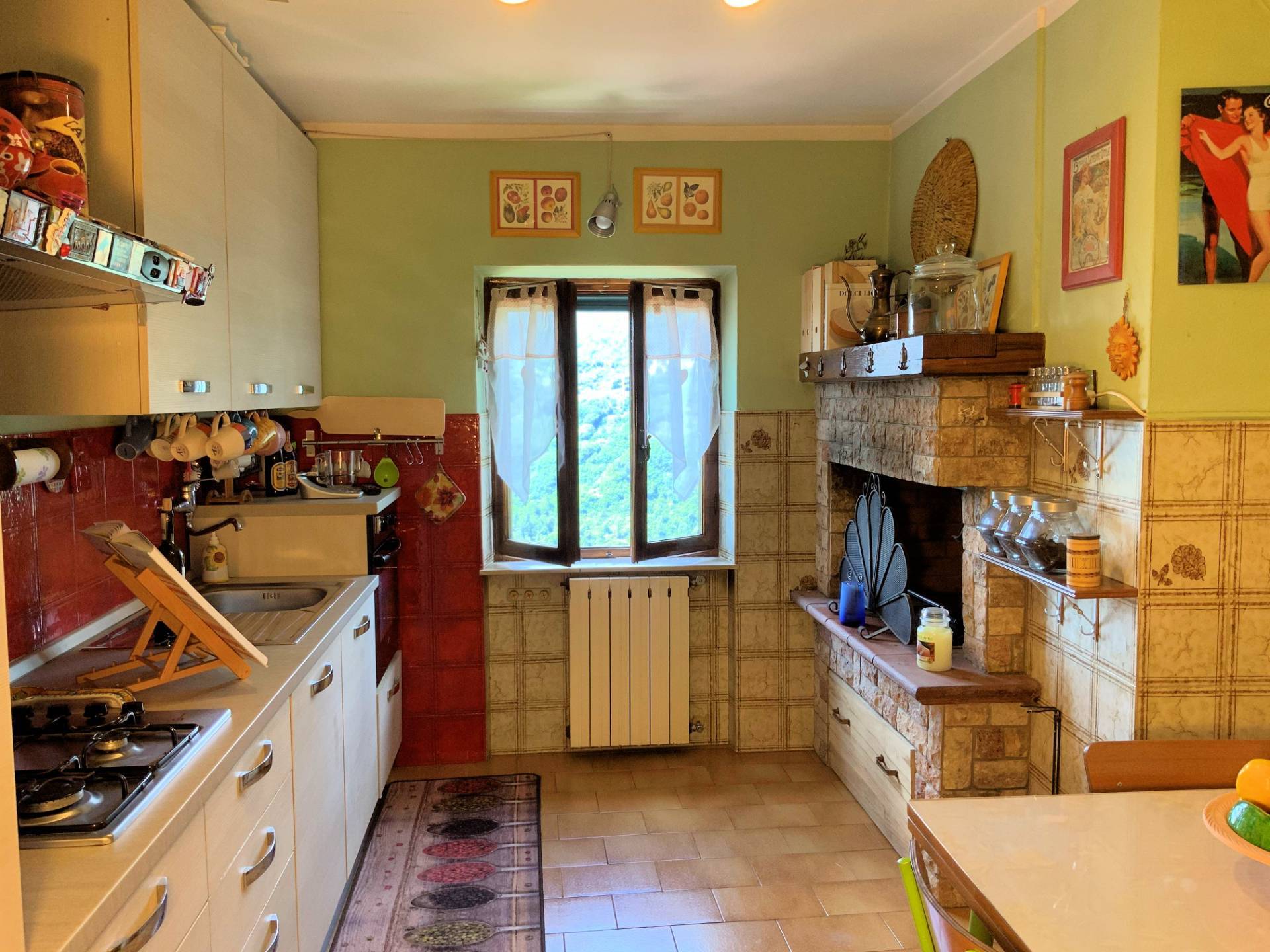 Terratetto con terrazza panoramica in vendita a Pescia