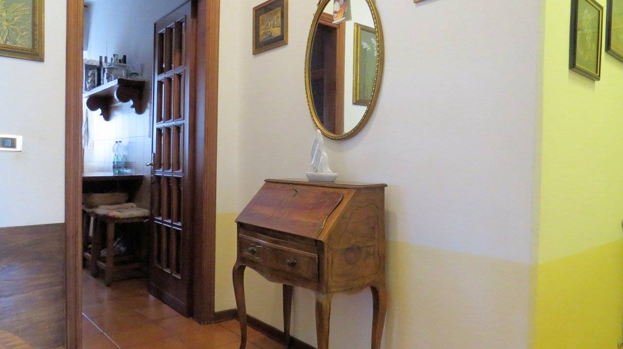 Appartamento in pieno centro di Marina di Massa in vendita a Massa, Marina di Massa