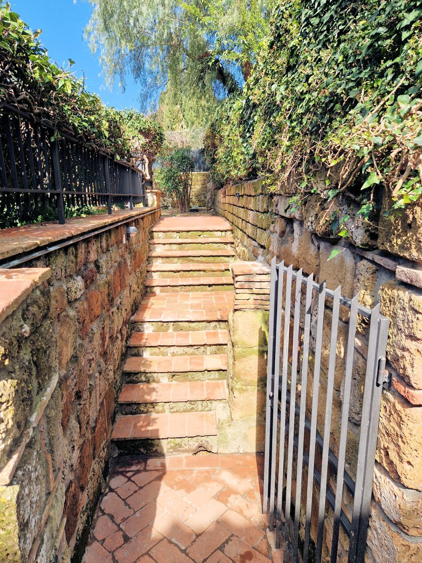 Terratetto unifamiliare indipendente in vendita a Sorano