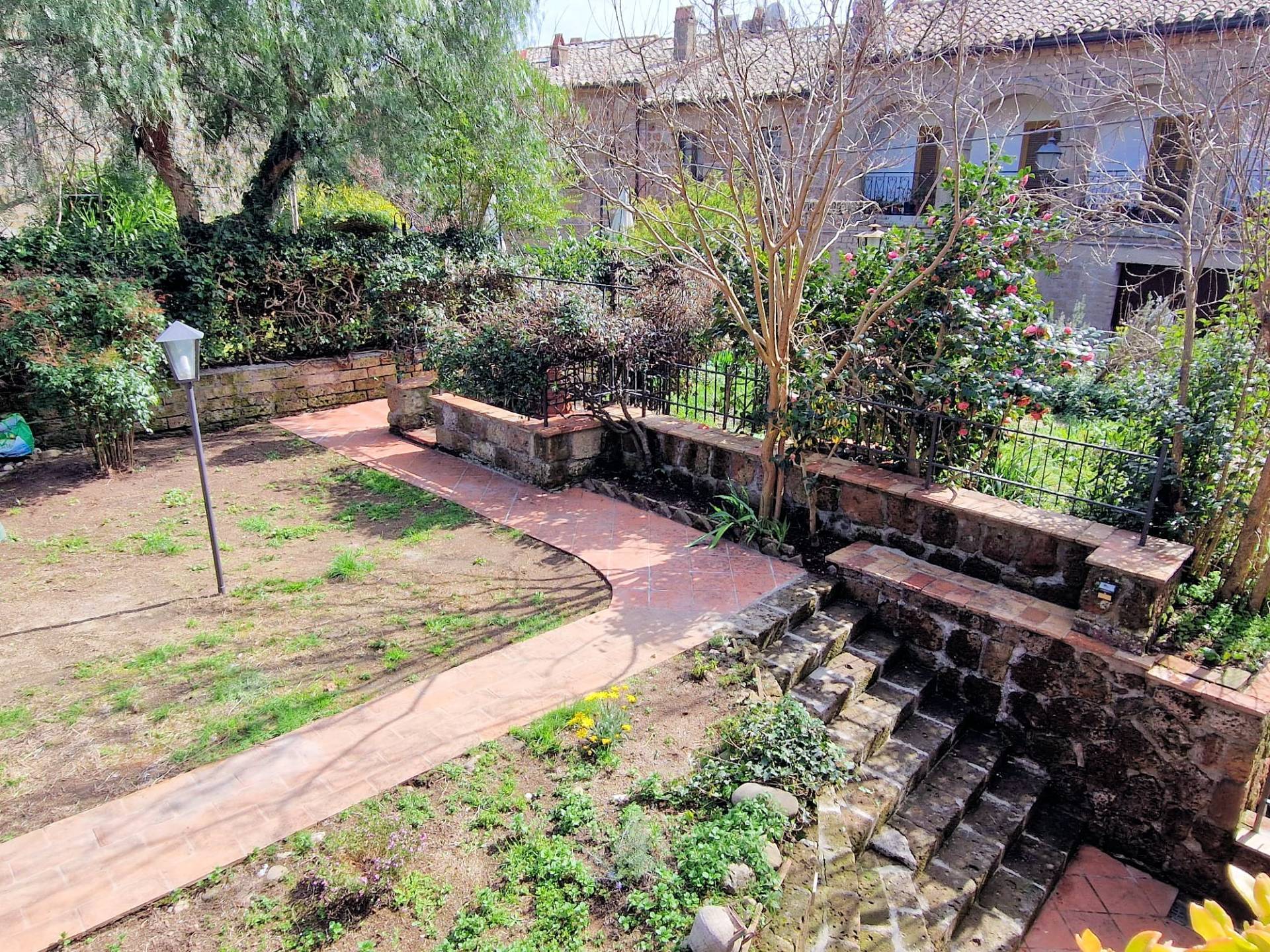 Terratetto unifamiliare indipendente in vendita a Sorano