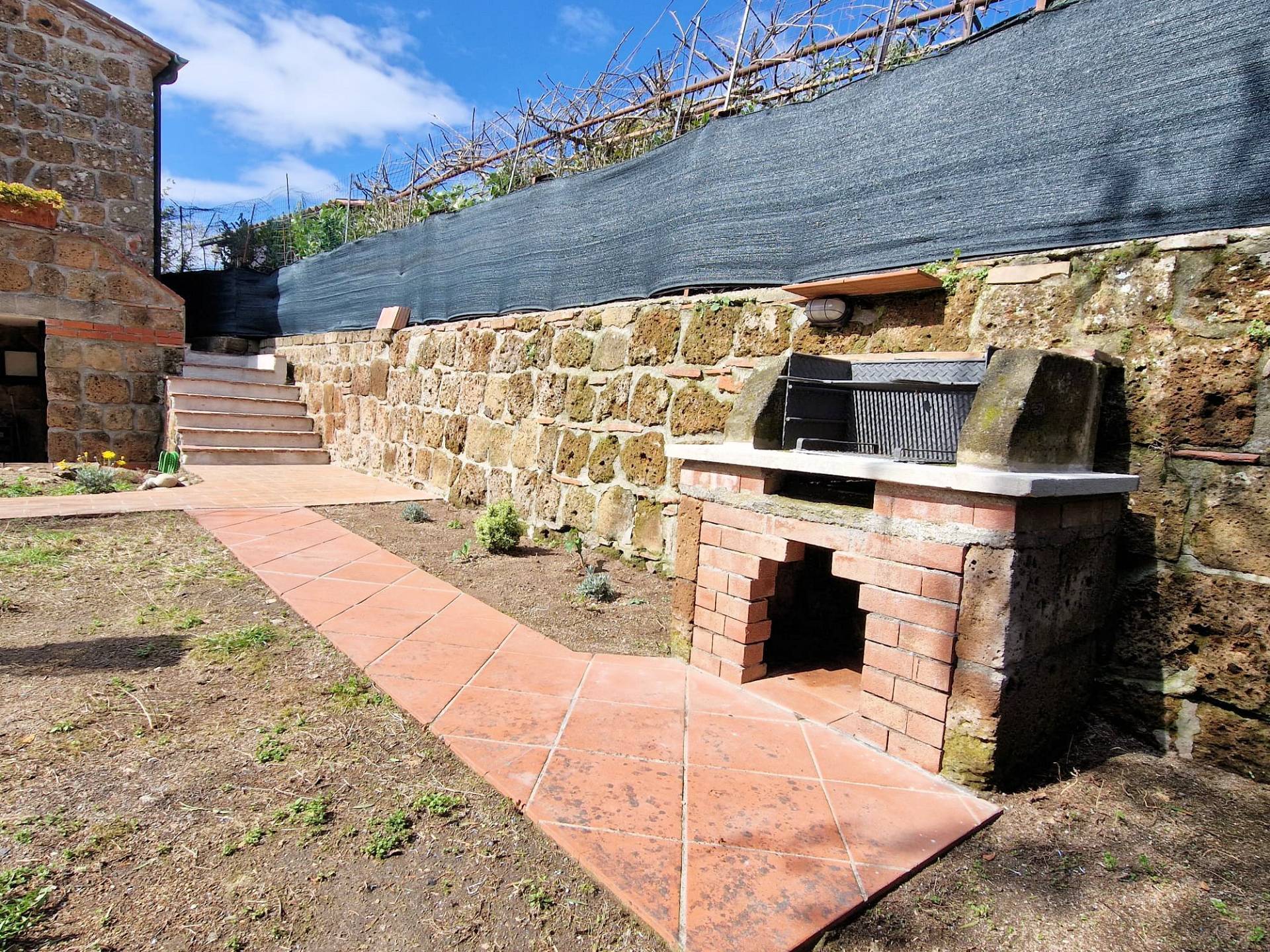Terratetto unifamiliare indipendente in vendita a Sorano