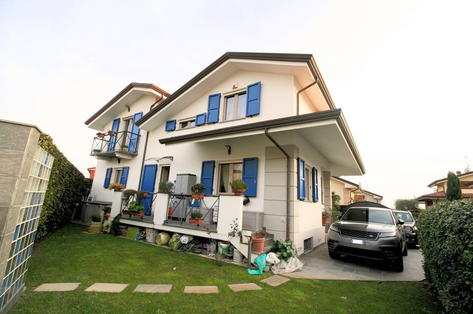 Villetta unifamiliare completamente rinnovata con giardino in vendita a Massarosa, Piano di Conca