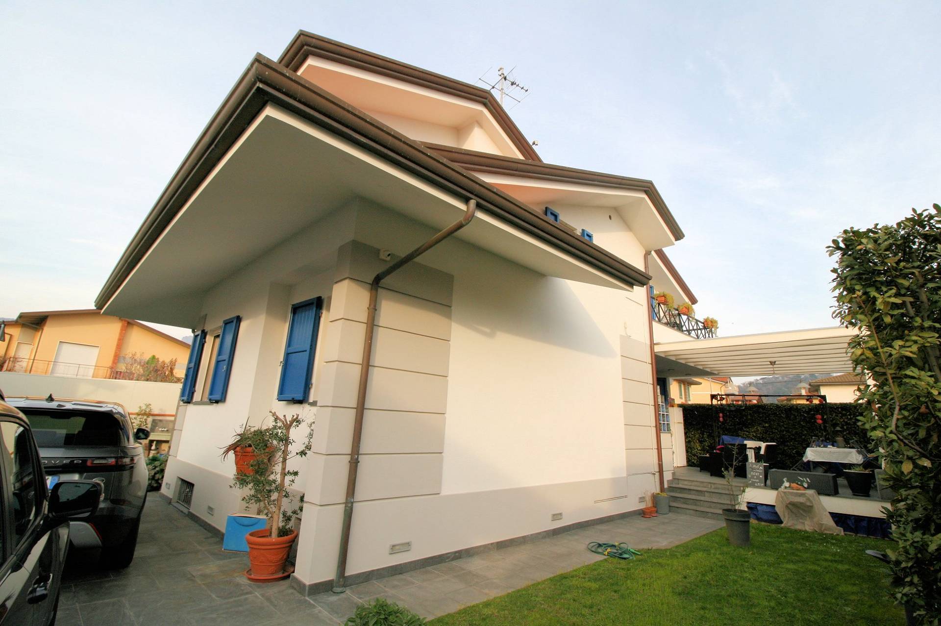 Villetta unifamiliare completamente rinnovata con giardino in vendita a Massarosa, Piano di Conca