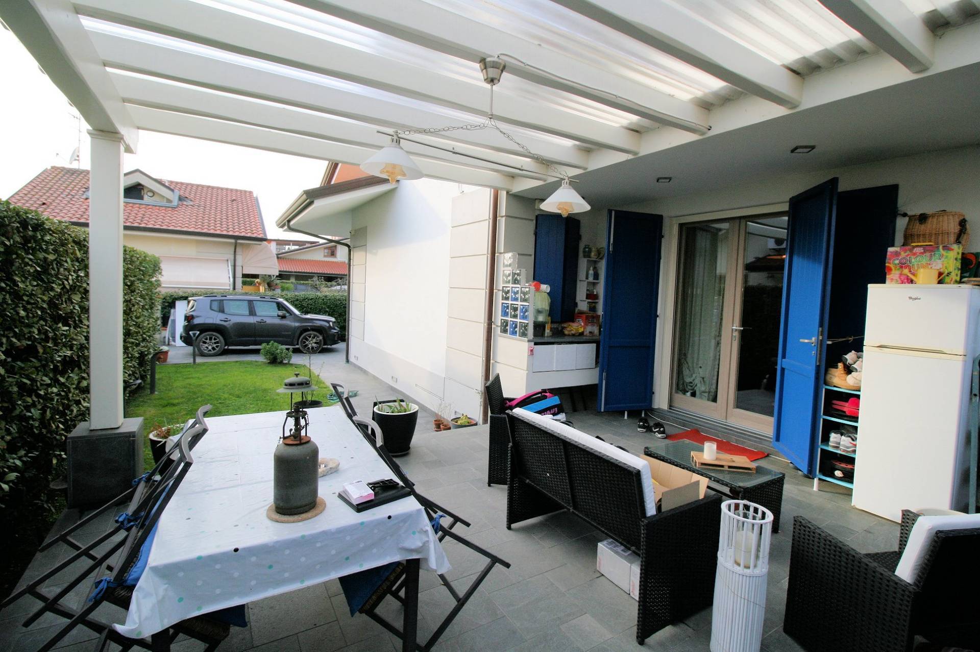 Villetta unifamiliare completamente rinnovata con giardino in vendita a Massarosa, Piano di Conca