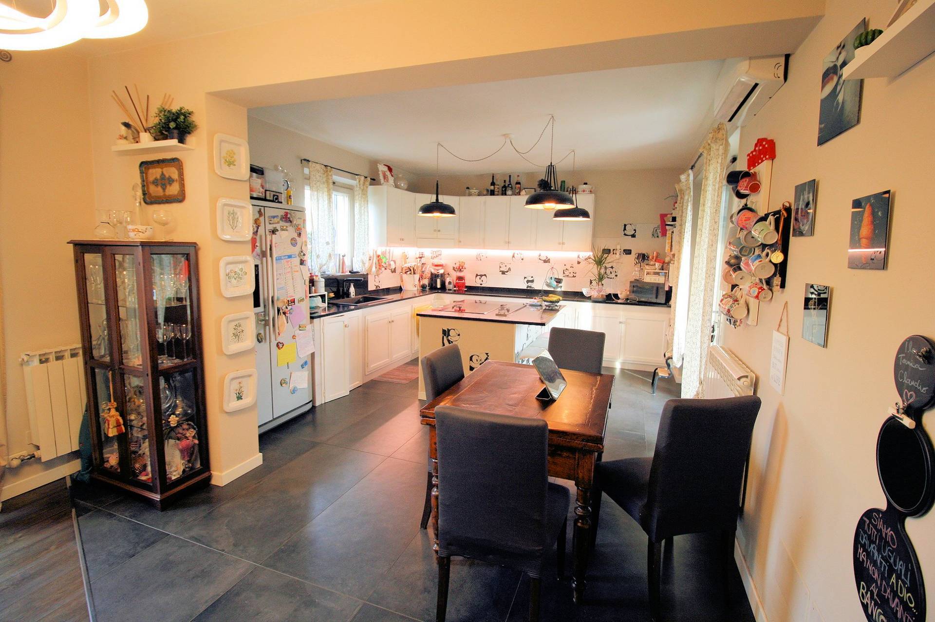 Villetta unifamiliare completamente rinnovata con giardino in vendita a Massarosa, Piano di Conca