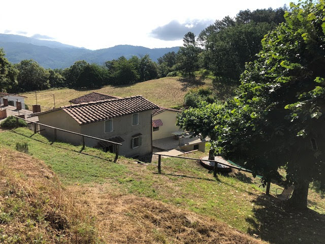 Podere con vista panoramica in vendita a Pescia