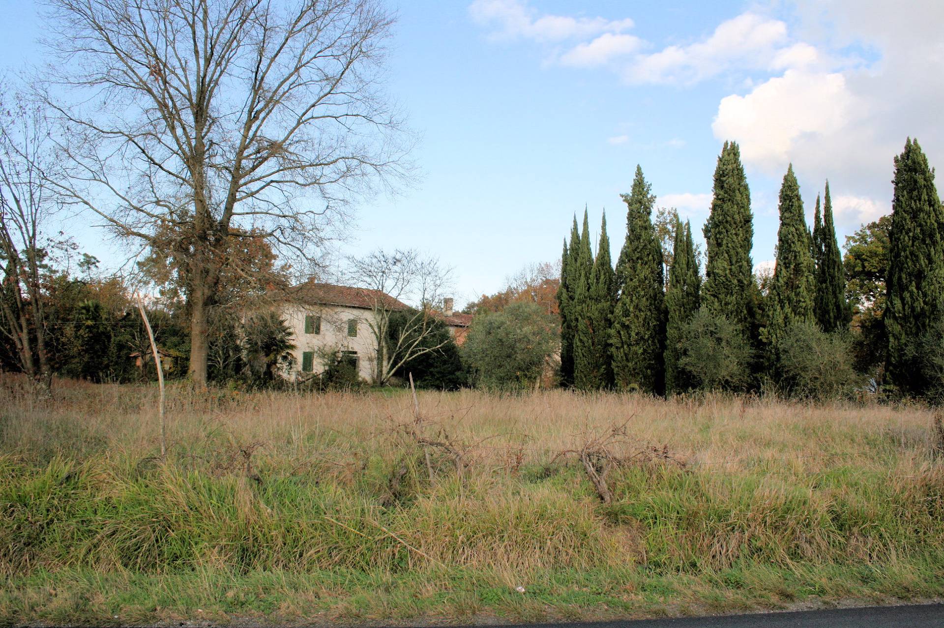 Complesso immobiliare di ampia metratura da ristrutturare in vendita a Altopascio, Spianate