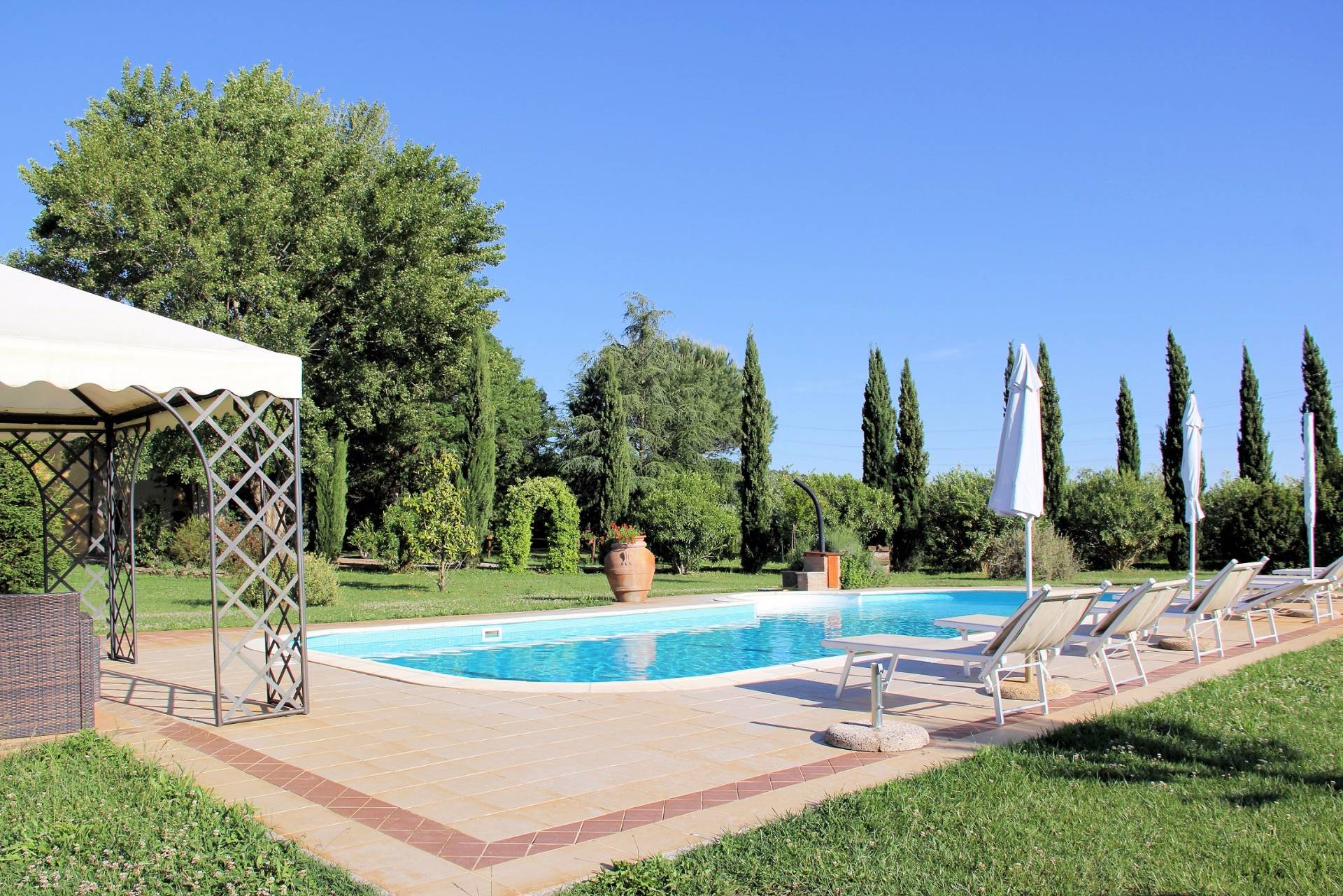 Complesso agrituristico con parco e piscina in vendita a Massa Marittima