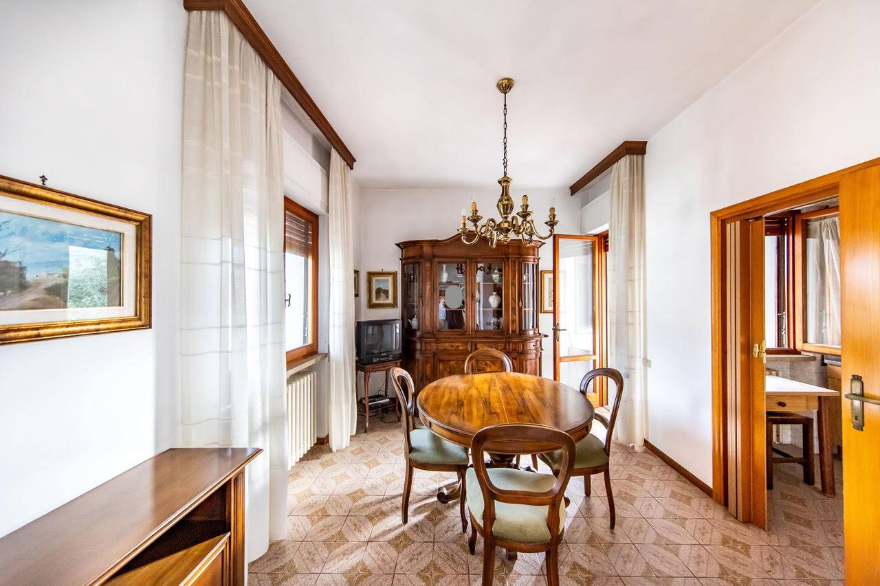 Appartamento in villa con giardino privato in vendita a Pescia