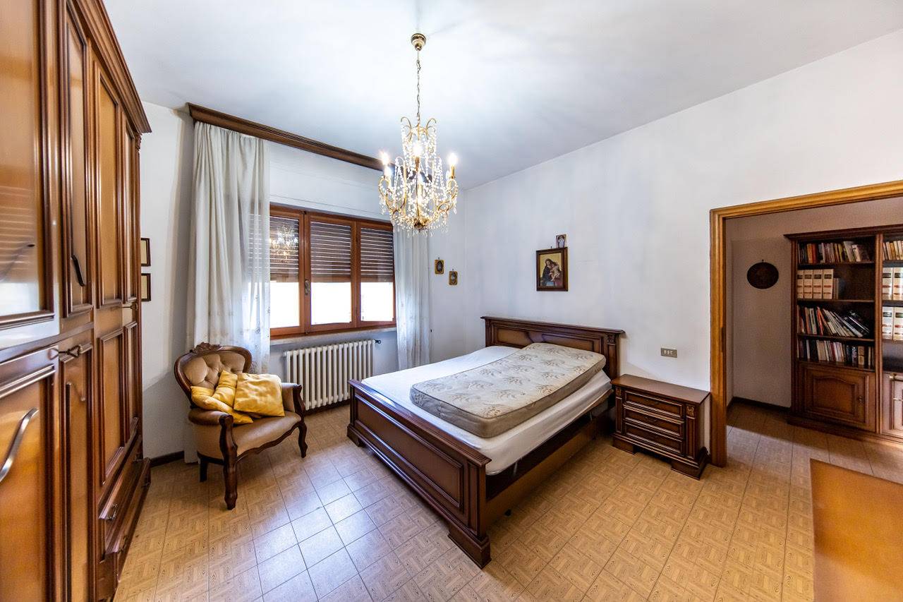 Appartamento in villa con giardino privato in vendita a Pescia