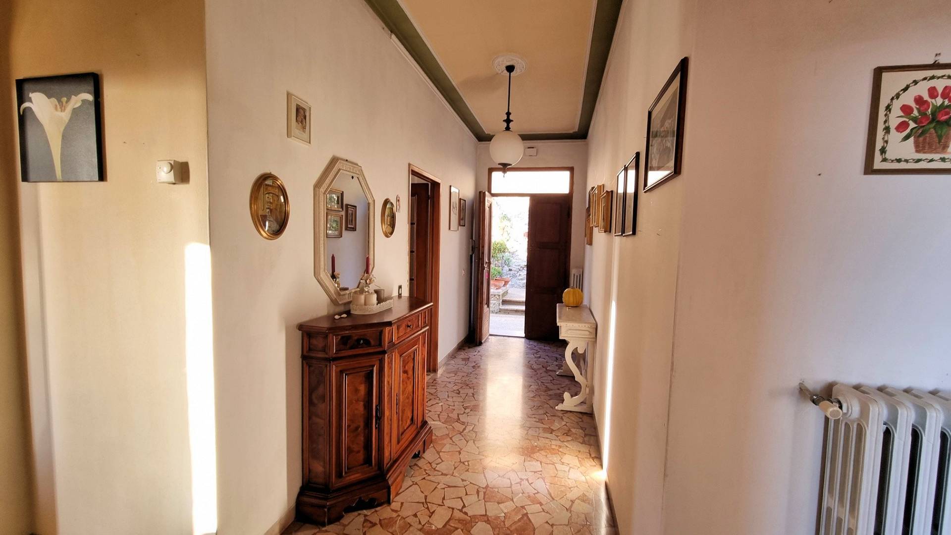 Appartamento in bifamiliare con terrazza giardino e garage in vendita a Volterra