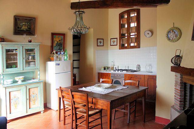 Villa in stile rustico Toscano ristrutturata con vigneto in vendita a Cortona