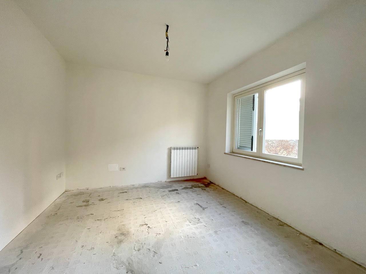 Porzione terratetto di villa bifamiliare in vendita a Pescia