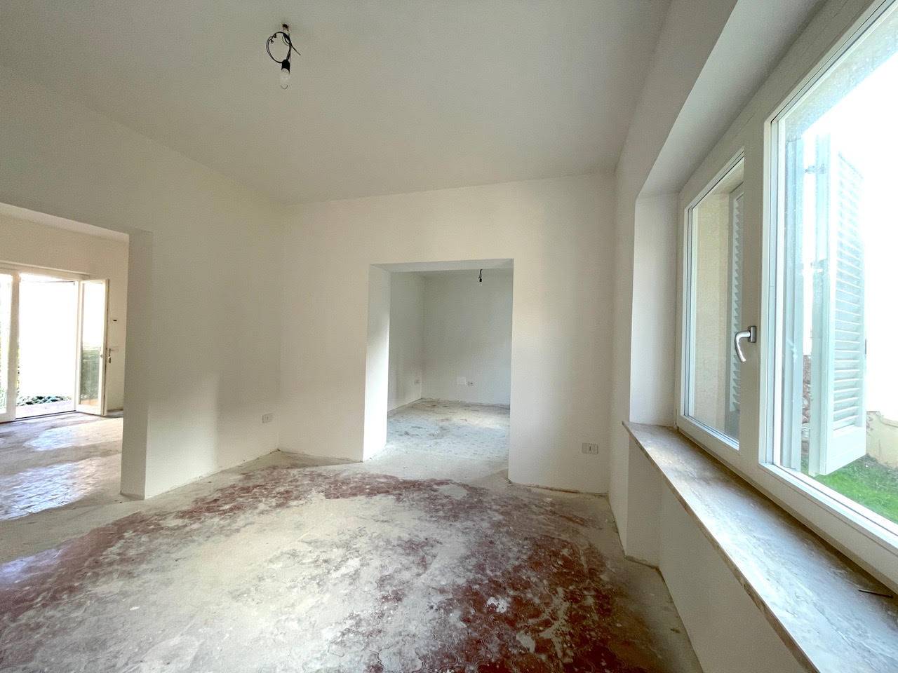 Porzione terratetto di villa bifamiliare in vendita a Pescia