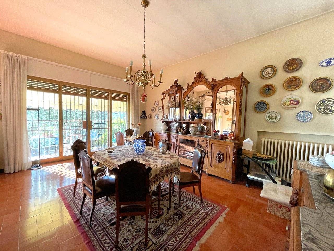 Villa unifamiliare di grande metratura con giardino in vendita a Uzzano